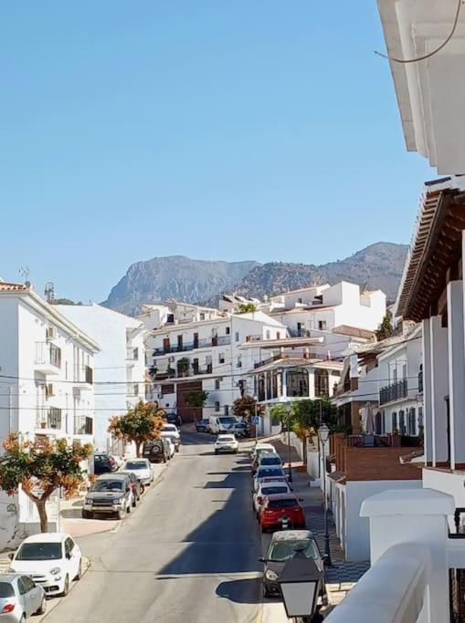 Limerencia: Tu Hogar En Este Blanco Pueblo Frigiliana Esterno foto